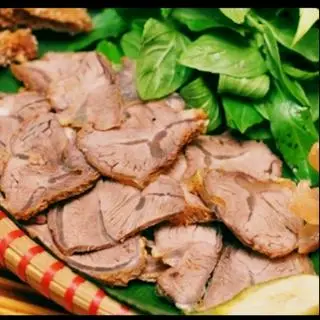 Hình ảnh Lẩu Nạm + Bắp Bò Lớn 