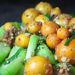 Hình ảnh Trứng non sào mướp hành