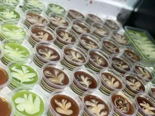 Hình ảnh Rau câu giòn cốt dừa hũ