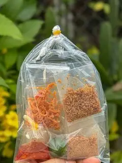 Hình ảnh Bánh tráng dẻo khô gà