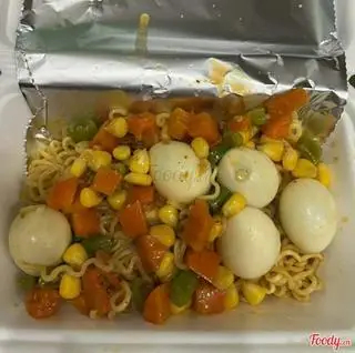 Hình ảnh Mì trộn trứng cút