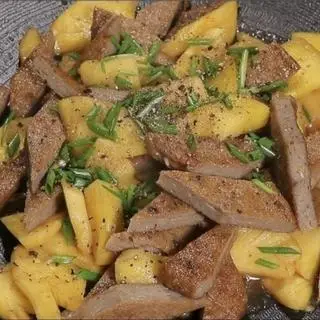 Hình ảnh Cơm chả cá kho thơm + nước