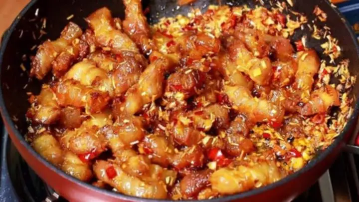 Hình ảnh Cơm thịt kho tiêu :)