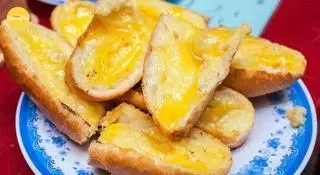 Hình ảnh Bánh mì bơ nướng Ba Tỷ - 4 miếng( 1 ổ )