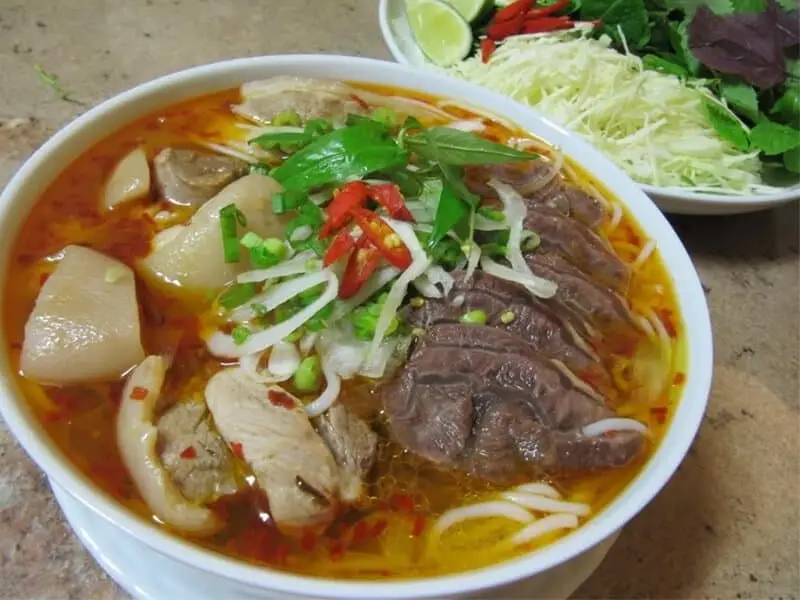 Hình ảnh Bún Bò Huế Đầy Đủ