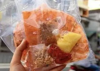 Hình ảnh Bánh tráng bơ dẻo tôm