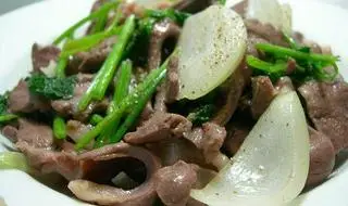 Hình ảnh tim heo xào cần tây thêm
