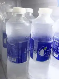 Hình ảnh Nước suối đóng chai