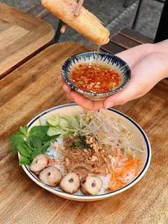 Hình ảnh Bún nem bì