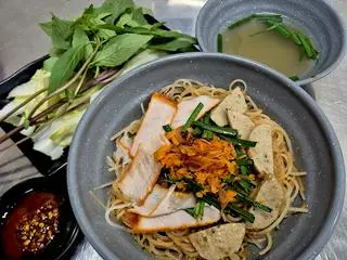 Hình ảnh Mì Khô Xá Xíu - Bò Viên