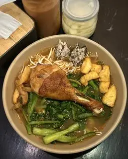 Hình ảnh Mì Đùi Gà Chiên Giòn
