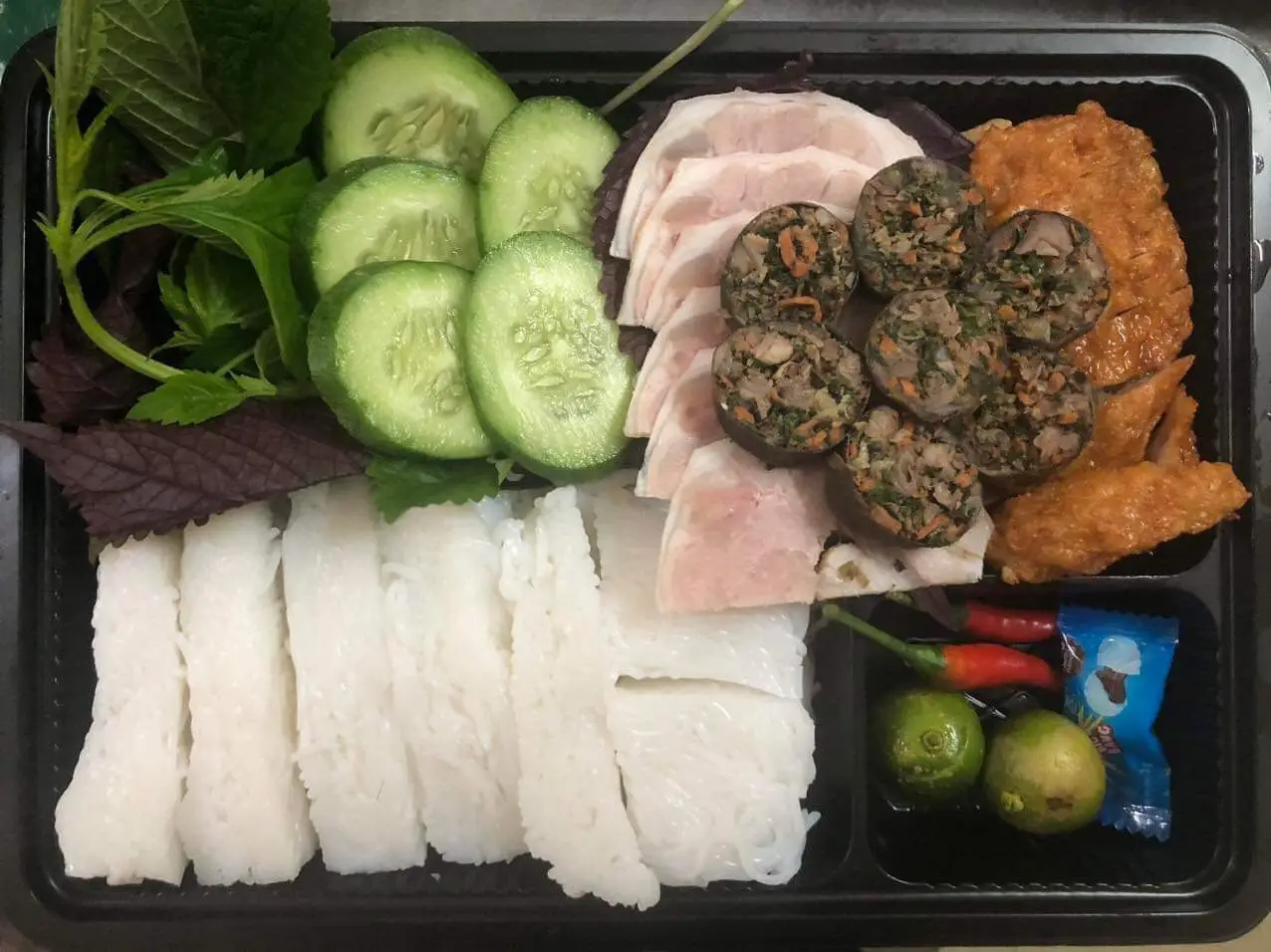 Hình ảnh Bún đậu đầy đủ ( ngũ sắc thập vị )