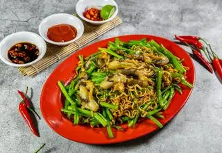 Hình ảnh ốc móng tay xào mì