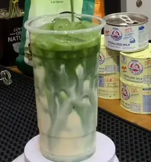 Hình ảnh Matcha latte sữa gấu