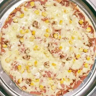 Hình ảnh Pizza xúc xích, bò, ngô size 30cm