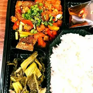Hình ảnh Cơm cá diêu hồng xốt cà chua