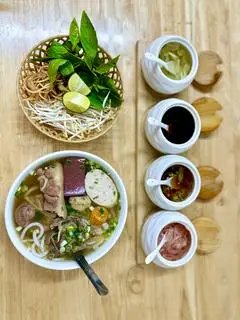 Hình ảnh Bún Bò Huế ( BÁT QUAN) 