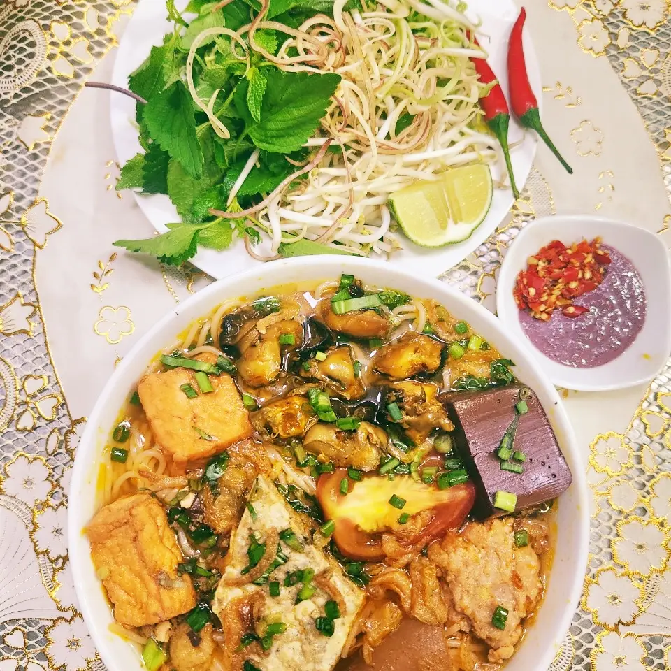 Hình ảnh Bún riêu cua mọc Ốc