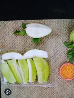 Hình ảnh Ổi xẻ 300 gram - muối tôm