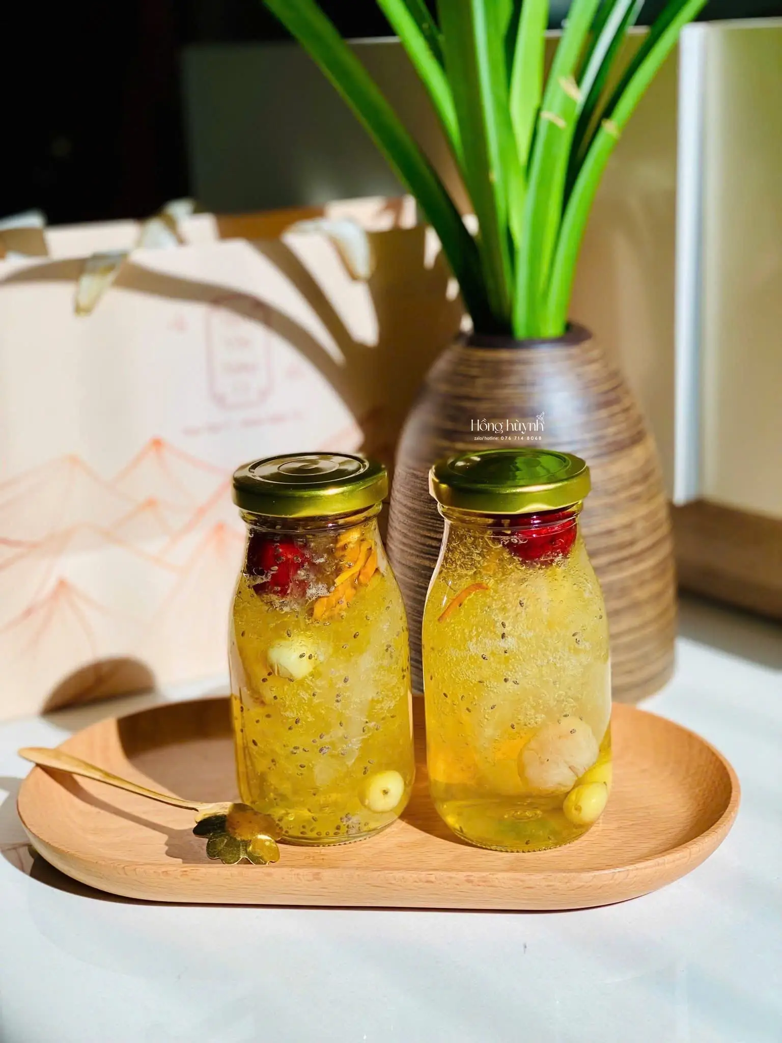 Hình ảnh Yến chưng tam vị táo đỏ hạt sen hạt chia chai 200ml