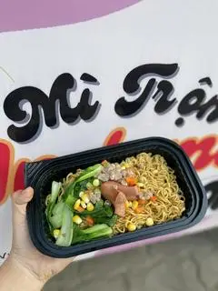 Hình ảnh Mì trộn xúc xích