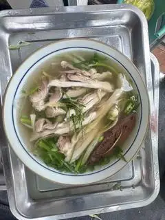 Hình ảnh phở gà lẫn lườn đùi