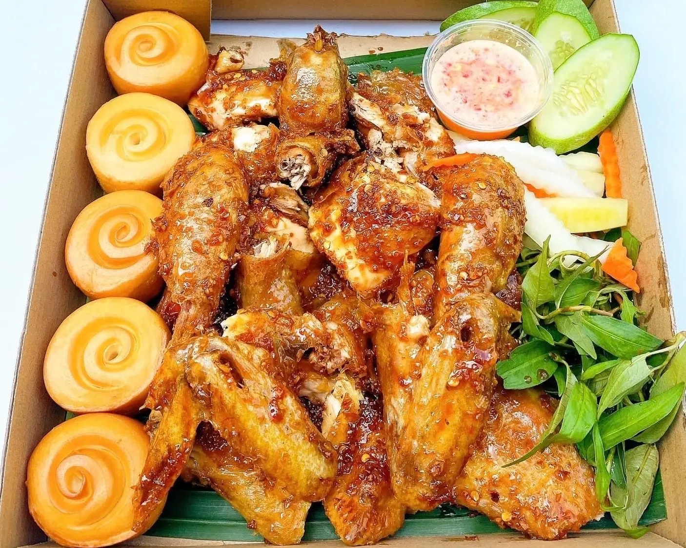 Hình ảnh gà nướng muối ớt (cay vừa) +5 bánh bao 