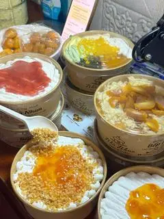 Hình ảnh 1 Bông lan 6 sốt + 1 bông lan sốt trứng muối truyền thống + 1 chai mía lau