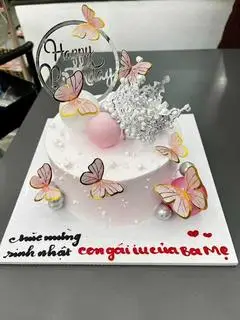 Hình ảnh Bánh Sinh Nhật Bướm Bóng Hồng
