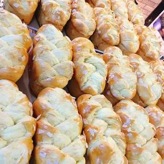 Hình ảnh Bánh mì hoa cúc