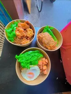 Hình ảnh Mì Trộn Gà Viên Rán