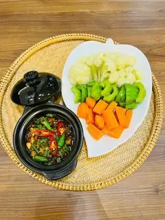 Hình ảnh Rau củ luộc kho quẹt