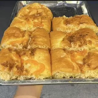Hình ảnh bánh mì trứng muối