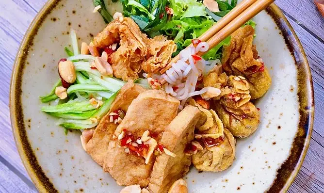 Hình ảnh Bún thập cẩm chiên chay