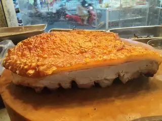 Hình ảnh ĐÙI HEO QUAY. 1 KÝ 