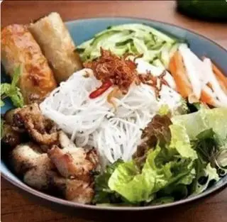 Hình ảnh Bún thịt nướng - bì chả giò