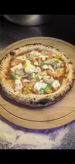 Hình ảnh Pizza seafood sốt cà chua - hải sản