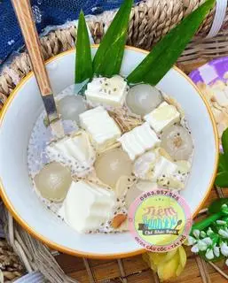 Hình ảnh Chè khúc bạch truyền thống vị phomai