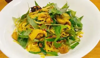Hình ảnh Bún lòng xào nghệ đặc biệt