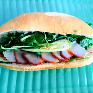 Hình ảnh Bánh mì xá xíu