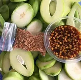 Hình ảnh Mix vị cóc xoài - kèm nước chấm thần thánh