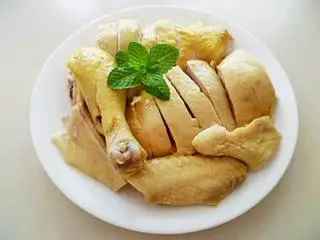 Hình ảnh Gà Luộc Nửa Con