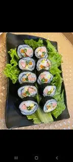 Hình ảnh Kimbap thanh cua xúc xích