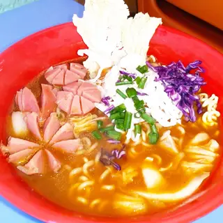 Hình ảnh Mì cay xúc xích (cá viên)