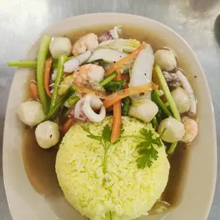Hình ảnh Cơm xào hải sản 