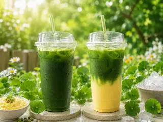 Hình ảnh combo 1 ly Rau má truyền thống + 1 ly Rau má đậu xanh