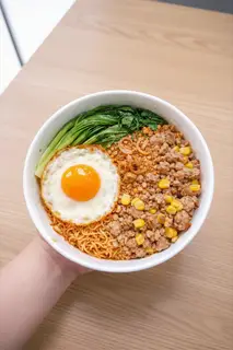Hình ảnh Mì trộn thịt băm + Trứng
