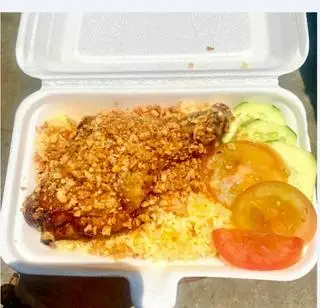 Hình ảnh Cơm Gà (Đùi Tỏi)