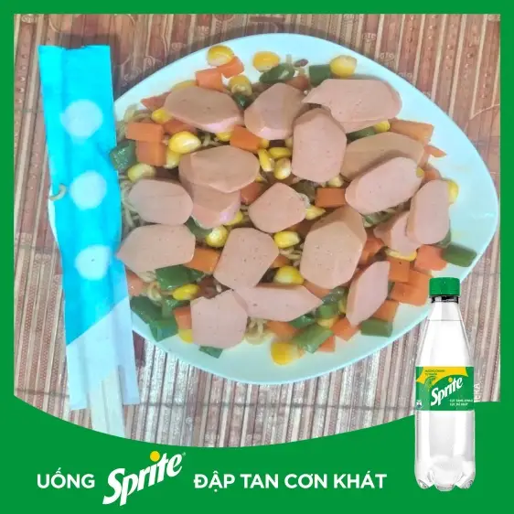 Hình ảnh MÌ TRỘN XÚC XÍCH+Bò Khô