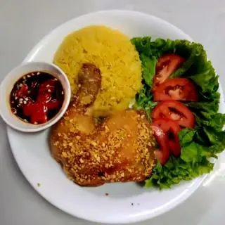 Hình ảnh Cơm gà mắm tỏi đặc biệt